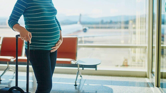 Có nên du lịch khi mang thai?
